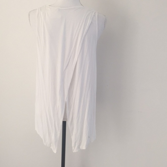 New feel the piece open back tank M/L - Picture 2 of 3